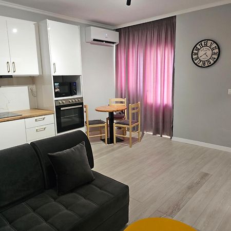 Stephan Apartments סרנדה מראה חיצוני תמונה